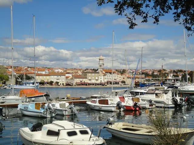 croatia, island of krk, port city, istria, holiday island, nature, water, sea, heaven, port, ships, boats (foto: tassilo111)