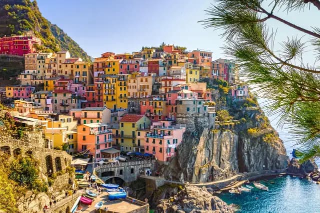 houses, cliff, sea, italy, cinque terre, mediterranean, liguria, village, travel, vacations, summer, water, hills, mountain, nature, city, italian, colorful, architecture (foto: Kookay)