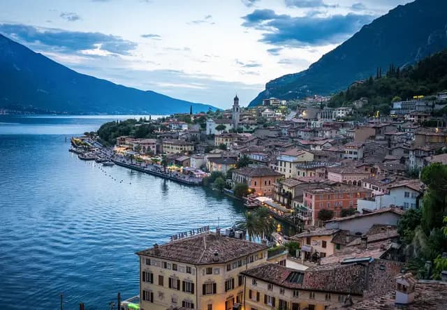 lake, nature, port, mountains, garda, italy, europe, limone, lago di garda, alps, water, horizon, limone sul garda, to travel, tourism, summer, vacation, vacations (foto: Leonhard_Niederwimmer)